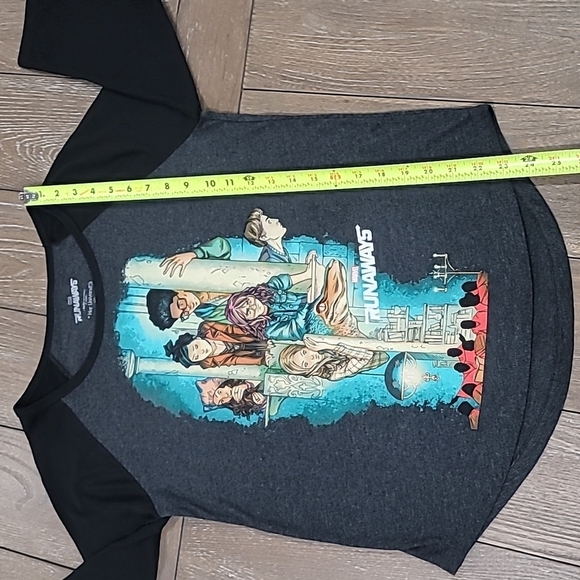 Marvel Runaways A Hulu Original by Her Universe Raglan TShirt Size S - Picture 8 of 8